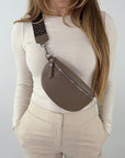 TONI Bauchtasche taupe – Small