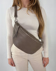 lepelou - leder - Bauchtasche - XL Bauchtasche LARA taupe - LPBLARTAUE
