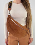 lepelou - leder - Bauchtasche - XL Wildleder Bauchtasche cognac mit Wechselgurt - LPBVALCOGXL2