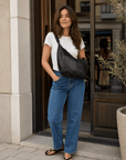 lepelou-leder-Handtaschen-Leder Moon Bag MONA schwarz -LPHMONSCHGL