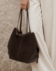 lepelou-leder-Handtaschen-Wildleder Handtasche TARA dunkelbraun -