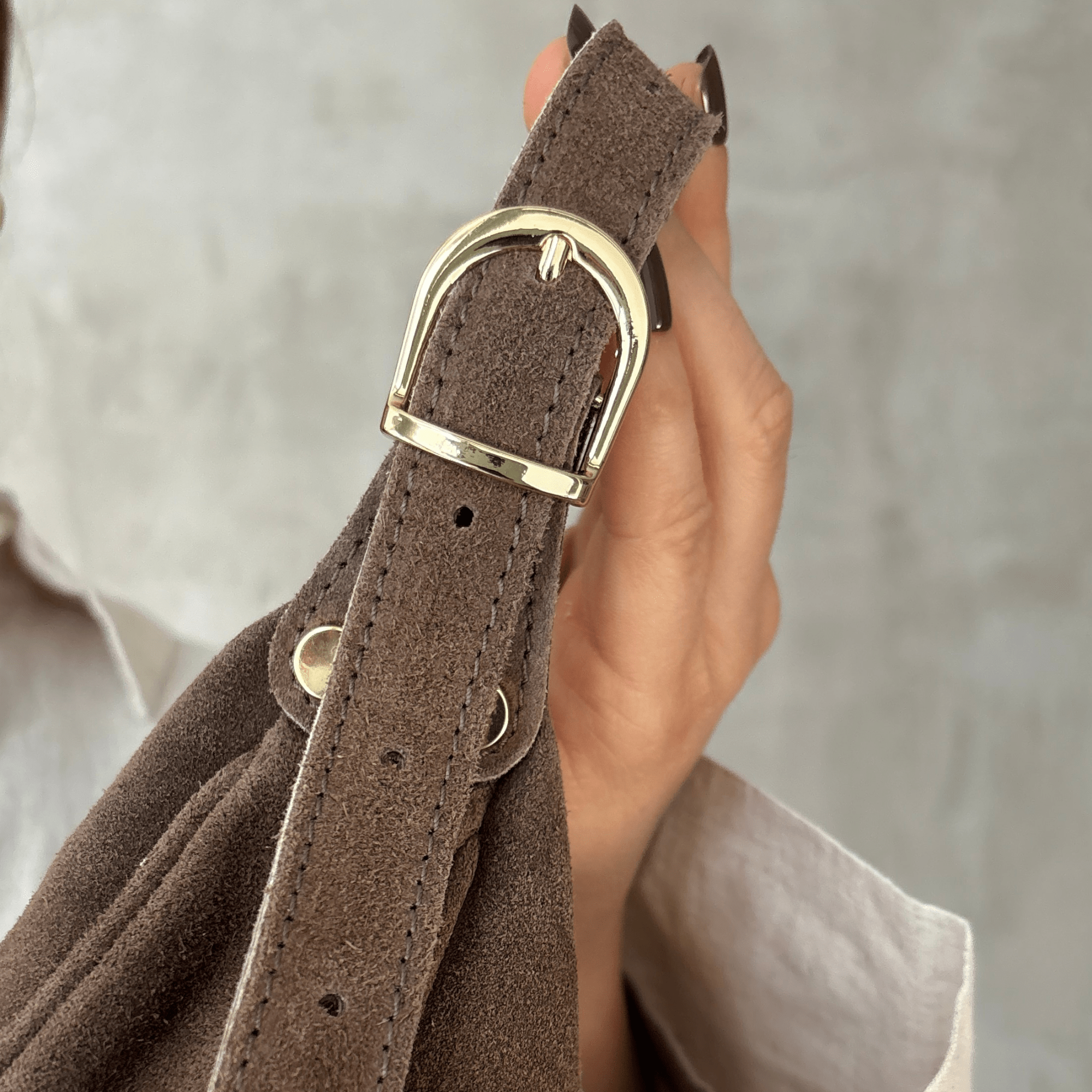 lepelou - leder - MINA – Wildleder Umhängetasche dunkeltaupe - LPHMINTAU