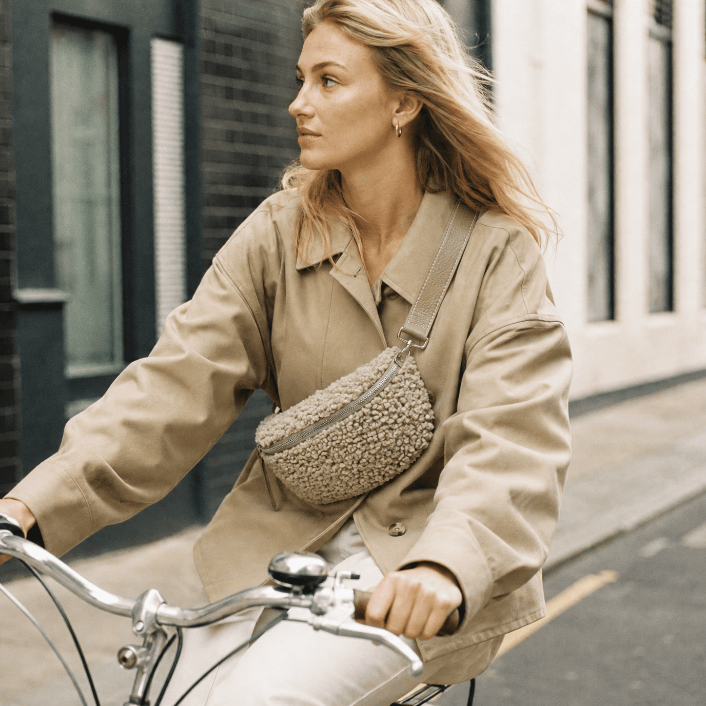 lepelou - leder - Bauchtasche - EMMA taupe - LPBEMMTAUE