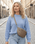 lepelou-leder-Bauchtasche-TONI Bauchtasche taupe – Large -LPBTONTAUL