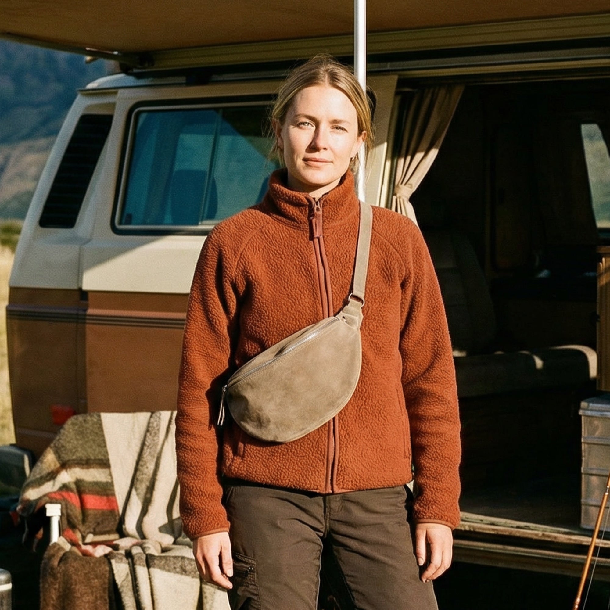 lepelou - leder - Bauchtasche - Wildleder Bauchtasche VALENTINA XL taupe - LPBVALTAUXL