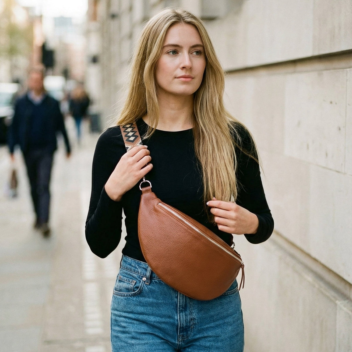 lepelou-leder-Bauchtasche-XL Bauchtasche LARA cognac -LPBLARCOGE