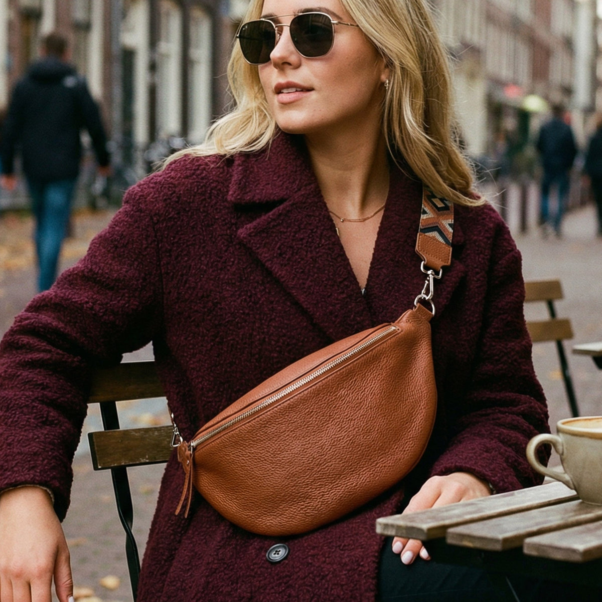 lepelou-leder-Bauchtasche-XL Bauchtasche LARA cognac -LPBLARCOGE