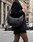 lepelou - leder - Handtaschen - Leder Moon Bag MONA schwarz - LPHMONSCHGL