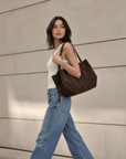 lepelou-leder-Handtaschen-Wildleder Handtasche TARA dunkelbraun -