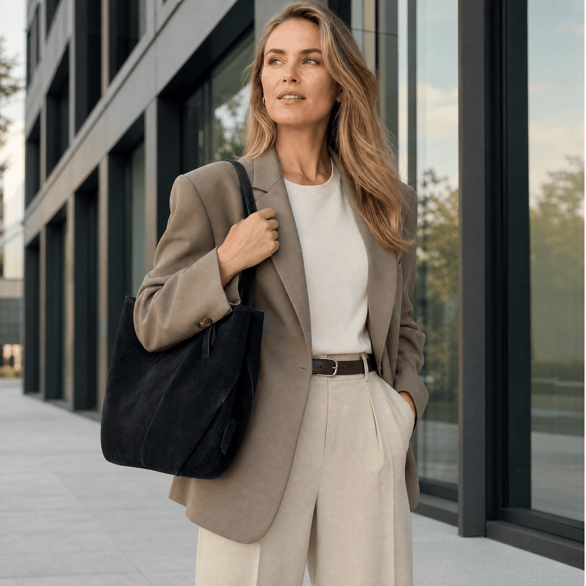 lepelou-leder-Handtaschen-Wildleder Handtasche TESSA schwarz -LPHTESSCH