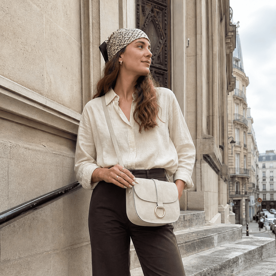 lepelou-leder - HANNA – Wildleder Umhängetasche creme -LPHHANCREE
