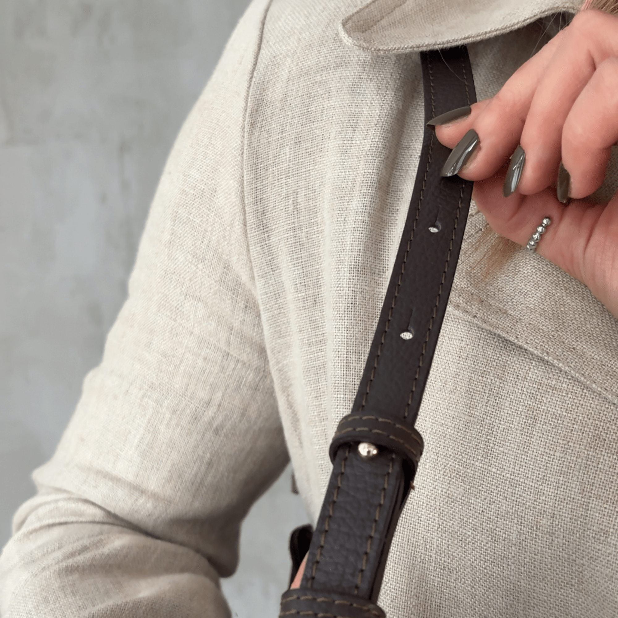 lepelou - leder - MONTANA – Wildleder Umhängetasche dunkelbraun - LPHMONDBR